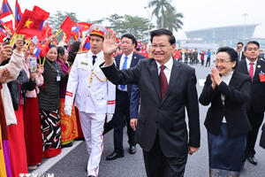 Tổng Bí thư, Chủ tịch nước Lào và Phu nhân bắt đầu thăm cấp Nhà nước tới Việt Nam