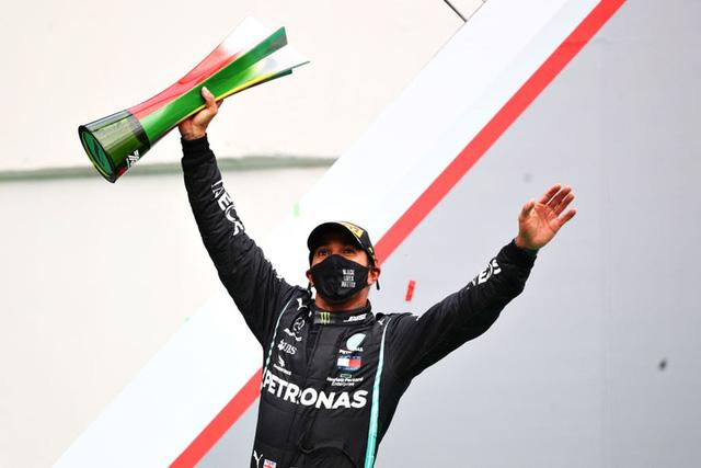 Chiêm ngưỡng khối bất động sản đáng mơ ước của Lewis Hamilton - ông Vua mới vừa phá kỷ lục của huyền thoại F1 Michael Schumacher - Ảnh 1. Chiêm ngưỡng khối bất động sản đáng mơ ước của Lewis Hamilton - ông Vua mới vừa phá kỷ lục của huyền thoại F1 Michael Schumacher - Ảnh 1.