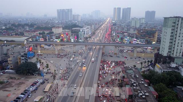 Cầu vượt trăm tỷ và những nút giao thông nhiều tầng Hà Nội nhìn về đêm - Ảnh 13. Cầu vượt trăm tỷ và những nút giao thông nhiều tầng Hà Nội nhìn về đêm - Ảnh 13.