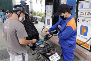 Từ chiều nay (28-8): Giá xăng dầu đồng loạt tăng