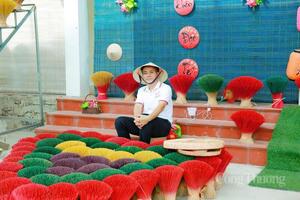 Làng nghề hương Quảng Phú Cầu bền bỉ giữ gìn văn hóa Việt