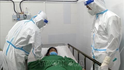 Cứu sống bệnh nhân nhiễm SARS-CoV-2 kèm vỡ túi phình mạch máu não nguy kịch