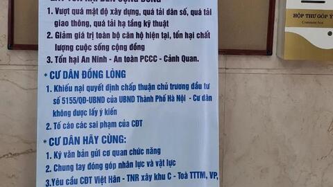 Hà Nội: Chung cư Goldmark City phủ kín băng rôn phản đối chủ đầu tư