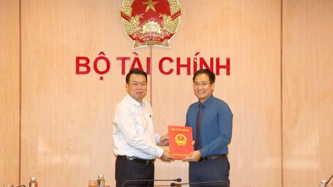 Ông Trần Nam Trung giữ chức Phó Chánh Văn phòng Bộ Tài chính