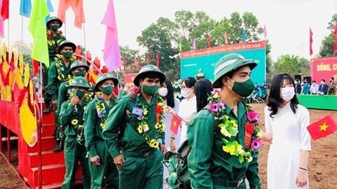 Nghỉ việc để tham gia nghĩa vụ quân sự thì có được hưởng trợ cấp thất nghiệp không?