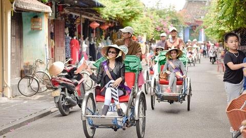 Cán đích sớm, du lịch Việt nâng cao mục tiêu đón 12,5 - 13 triệu lượt khách quốc tế