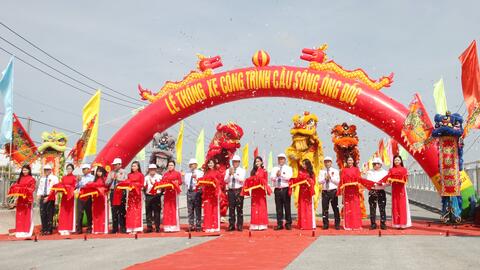 Cà Mau: Phó Thủ tướng Lê Minh Khái dự thông xe cầu sông Ông Đốc