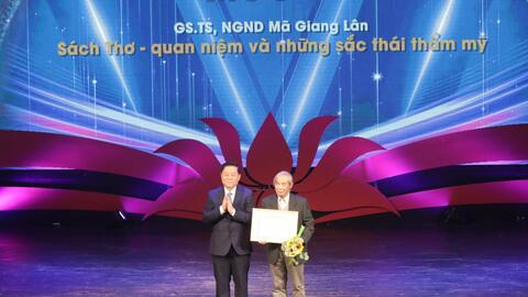 Xét tặng thưởng và hỗ trợ tác phẩm lý luận phê bình văn học nghệ thuật