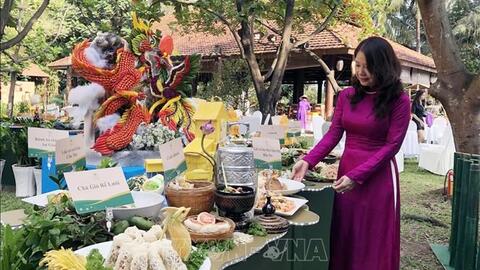 Tăng sức hấp dẫn của du lịch bằng ẩm thực