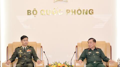 Thượng tướng Hoàng Xuân Chiến tiếp Tùy viên Quân sự Campuchia