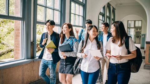 Xu hướng học ngoại ngữ: Tiếng Nhật và tiếng Hàn ngày càng thu hút học sinh Việt Nam