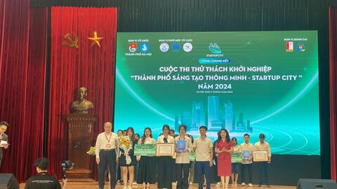 Pin làm từ chuối bảo vệ môi trường xuất sắc đạt giải Nhất