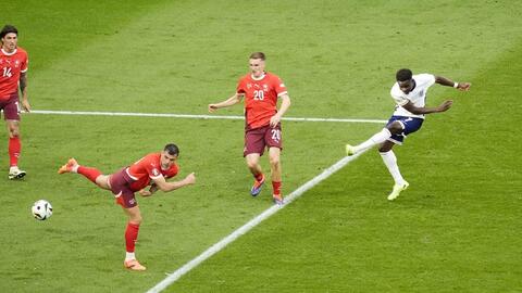 Đường tới Berlin: Xóa đi rồi những ký ức buồn Wembley