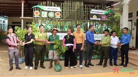 18.000 cây xanh được trồng để “Góp lá vá rừng-vì một Việt Nam xanh và phát triển bền vững”