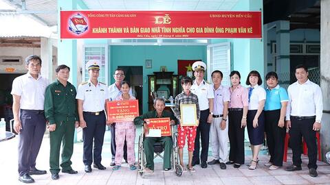 Tổng công ty Tân Cảng Sài Gòn bàn giao nhà tình nghĩa tại Tây Ninh