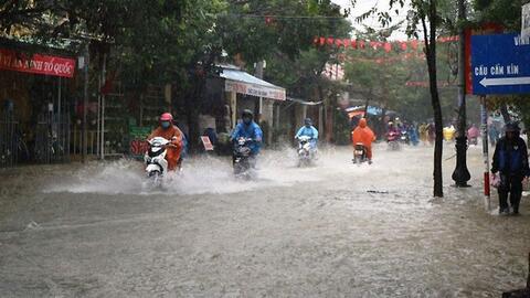 Thời tiết hôm nay (24-9): Miền Trung mưa giảm dần