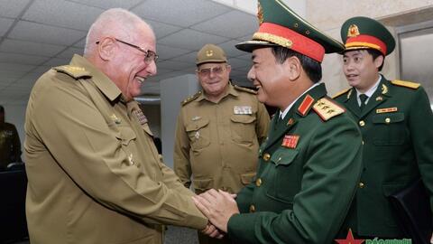 Thượng tướng Trịnh Văn Quyết tiếp tục các hoạt động trong chuyến thăm và làm việc tại Cuba