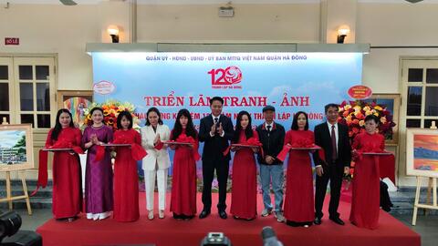 Khai mạc Triển lãm tranh, ảnh kỷ niệm 120 năm thành lập Hà Đông