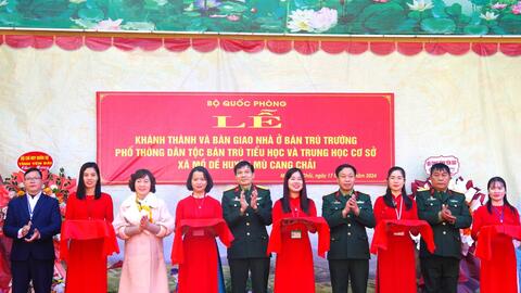 Bộ Quốc phòng khánh thành và bàn giao nhà ở bán trú tại xã Mồ Dề, huyện Mù Cang Chải