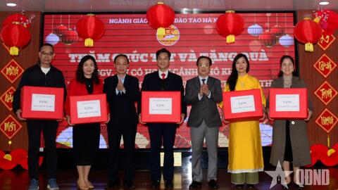 Hà Nội: Chúc Tết, tặng quà 170 giáo viên mầm non có hoàn cảnh khó khăn