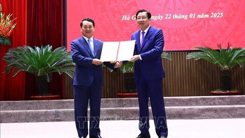 Đồng chí Hầu A Lềnh giữ chức Bí thư Tỉnh ủy Hà Giang