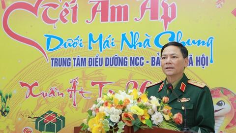 Trung tướng Phạm Trường Sơn thăm, tặng quà Trung tâm Điều dưỡng người có công và bảo trợ xã hội tỉnh Hà Tĩnh