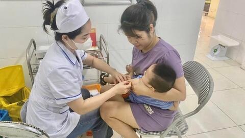 Triển khai tốt chiến dịch tiêm chủng vắc xin phòng bệnh sởi