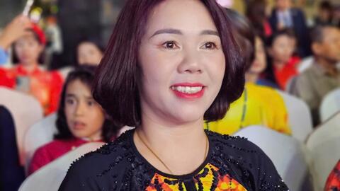 Nhà thiết kế Bích Liên tôn vinh vẻ đẹp phụ nữ qua áo dài truyền thống