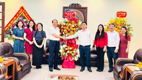 Lãnh đạo TP Hà Nội chúc mừng các cơ quan báo chí