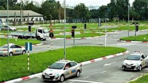 Thu hồi đề xuất người có bằng lái ô tô dưới 1 năm không được chạy quá 60 km/h