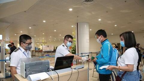 Phó Thủ tướng: Tạo điều kiện để công dân Việt Nam nhập cảnh về nước