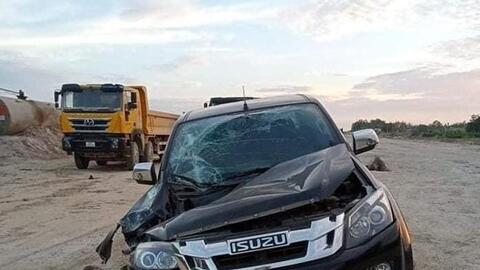 Lái xe gầu múc đập nát 2 ôtô ở công trường cao tốc Bắc - Nam sẽ bị xử lý ra sao?