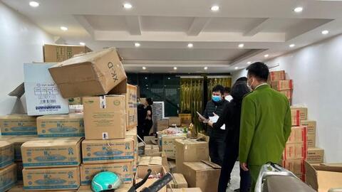 Phát hiện 400 kit xét nghiệm Covid-19 nhập lậu