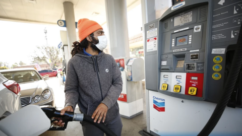 Giá xăng dầu tại Mỹ tiếp tục tăng cao