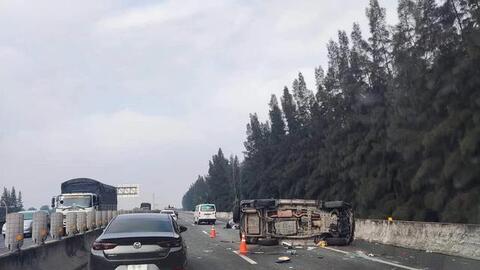 Ô tô chở Phó chủ tịch TP.HCM Lê Hòa Bình lật ngang trên cao tốc TP.HCM - Trung Lương