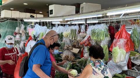 Sức hút bất ngờ tại chợ truyền thống Singapore khiến người dân mê mẩn hơn cả siêu thị?