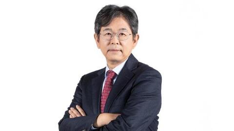 Tuổi ban lãnh đạo hay giá trị cho cổ đông mới là điều quan trọng? Đây là câu trả lời từ các doanh nghiệp như Berkshire Hathaway, FPT