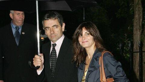 "Vua hài Mr. Bean" Rowan Atkinson: Vứt bỏ hôn nhân hơn nửa đời người trong vòng 65 giây, để đi theo tiếng gọi tình yêu