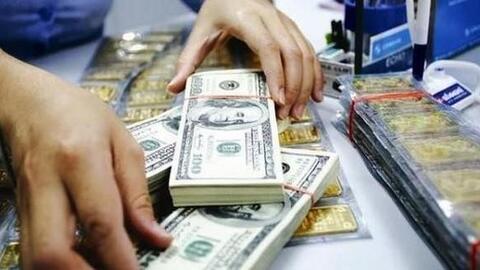 Ngân hàng tăng mạnh giá mua vào USD
