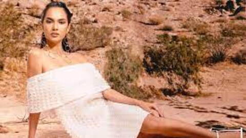 BST Xuân Hè 2023 của nhà mốt Công Trí: Duy mĩ, thanh lịch, tôn vinh sắc vóc Á Đông, đúng chất ‘mùa hè rực rỡ’