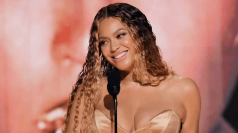 Đẳng cấp Beyoncé: Tới trễ do kẹt xe nhưng vẫn phá kỉ lục "khủng", còn được dâng cúp Grammy đến tận chỗ ngồi!