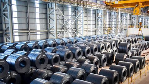 Sản lượng bán hàng thép xây dựng Hòa Phát lên cao nhất từ đầu năm nhờ cao tốc Bắc - Nam và các dự án sân bay