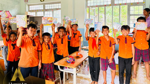 Nuôi “Heo Đất” thời công nghệ số: Việc dậy sớm, đi bộ, hay tiết kiệm 1.000 đồng cũng có thể xây trường, cõng nước về bản, trồng ngàn cây xanh