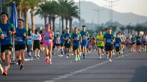 Quảng Ninh: Sôi động giải Marathon quốc tế Di sản Hạ Long 2023
