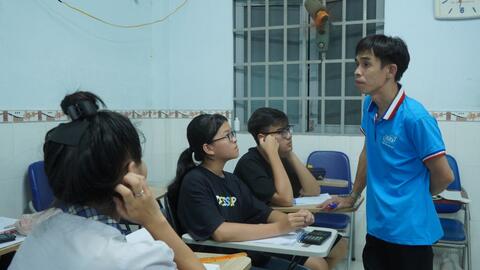 13 năm làm thầy chỉ vì… thương