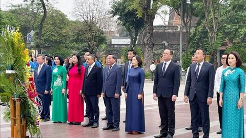 Lãnh đạo TP Hà Nội dâng hoa kỷ niệm 154 năm Ngày sinh V.I.Lênin