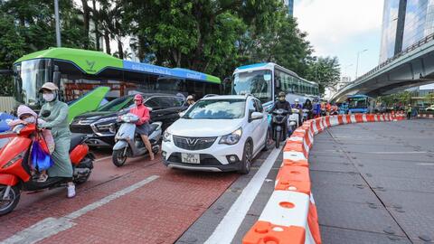 Điều chỉnh giao thông khu vực gầm cầu vượt Nguyễn Chí Thanh