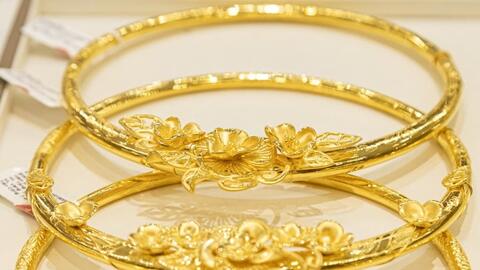 Giá vàng hôm nay 13/11: Giảm mạnh, mất mốc 2.600 USD/ounce