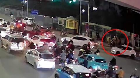 CSGT Hà Nội kịp thời giúp đưa cháu bé vào bệnh viện cấp cứu