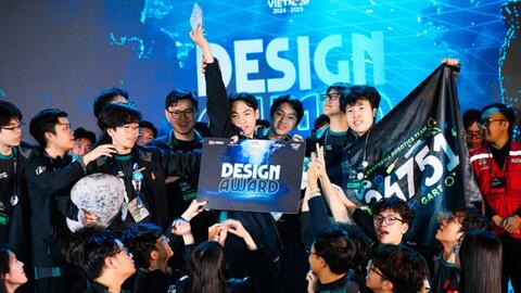 Học sinh trường Ams vô địch đấu trường Robotics